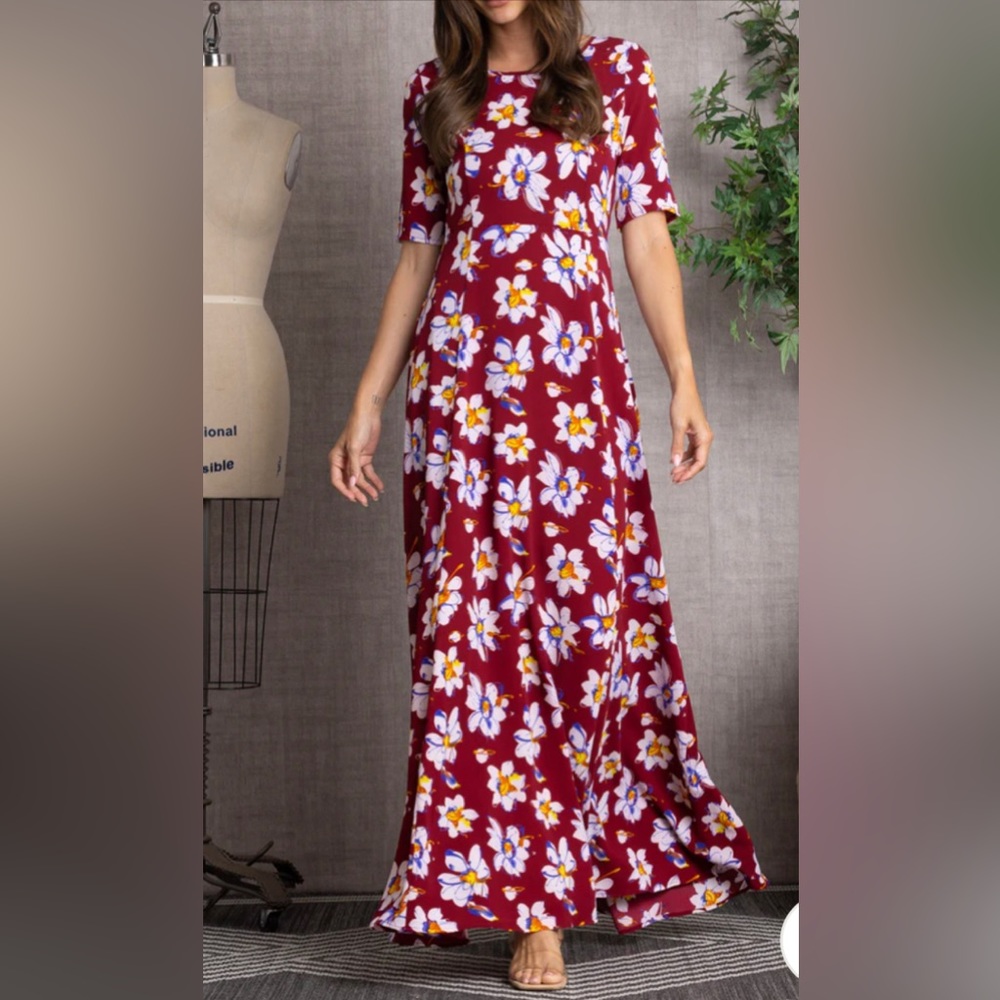 NWT High Waist  Burgundy Floral Short Sleeves Half Lined Maxi Dress